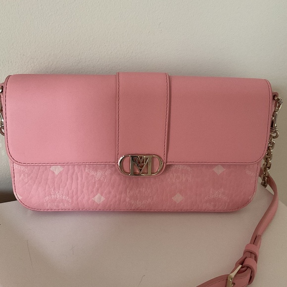 MCM - Picture 1 of 7